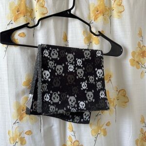 Yak Pak Skull Patterned Scarf